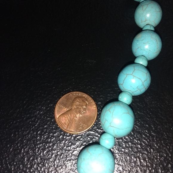 C 💟HARMING!/ TORQUOISE CROSS NECKLACE 💗 - Picture 5 of 8